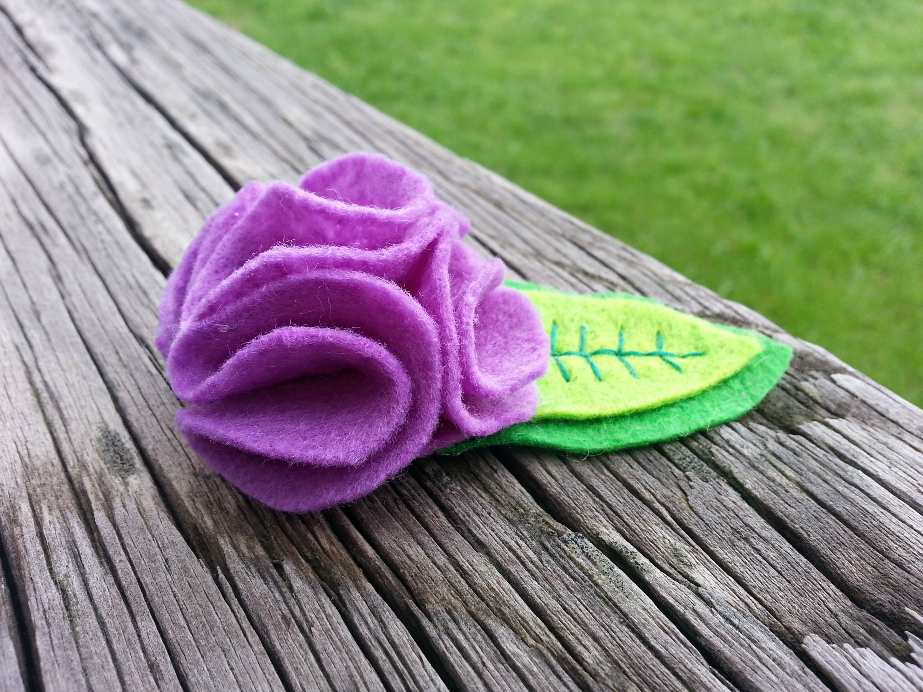 Violet Felt Flower Hair Clip On Luulla 4563